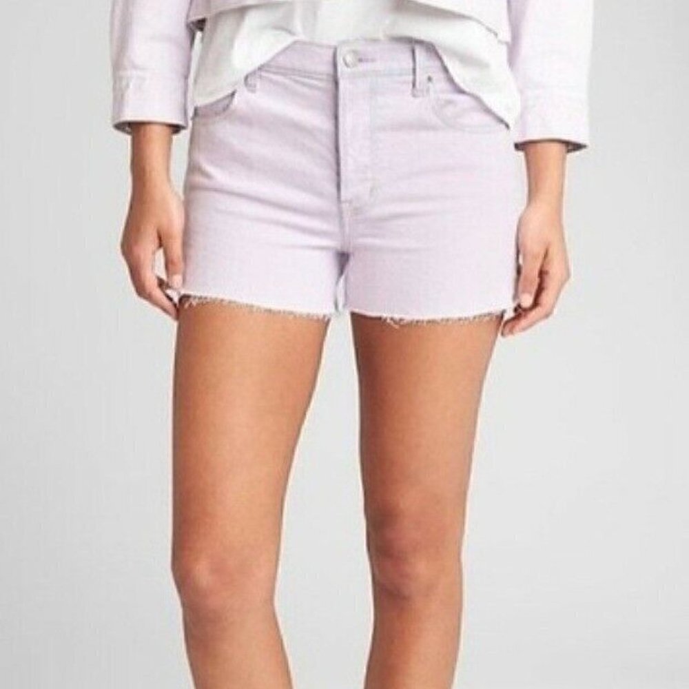 GAP Light Lavender High Rise Size 28/6 Distress Raw Hem 3" Denim Shorts